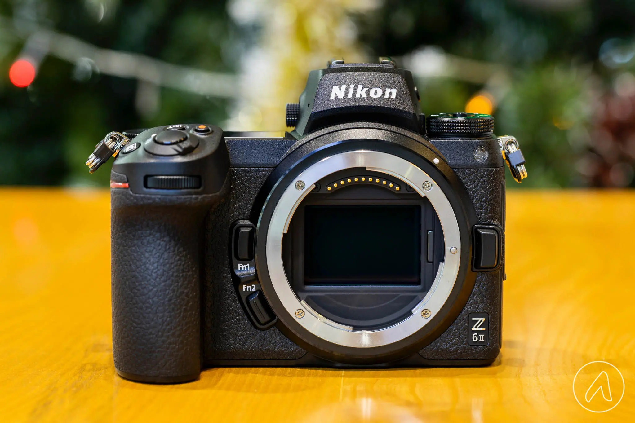 Mặt trước và ngàm của Nikon Z6 II