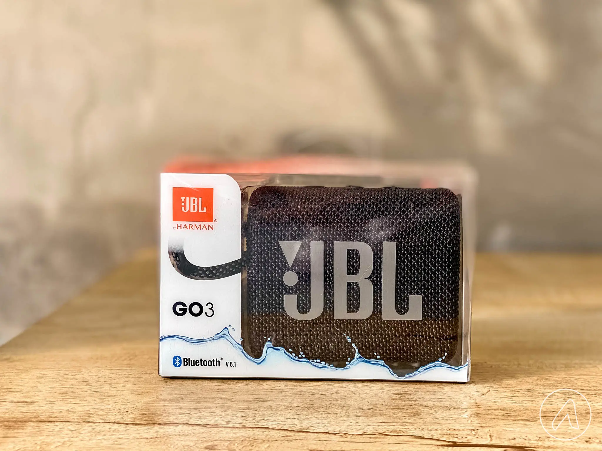 Hộp của JBL Go 3 rất nhỏ gọn