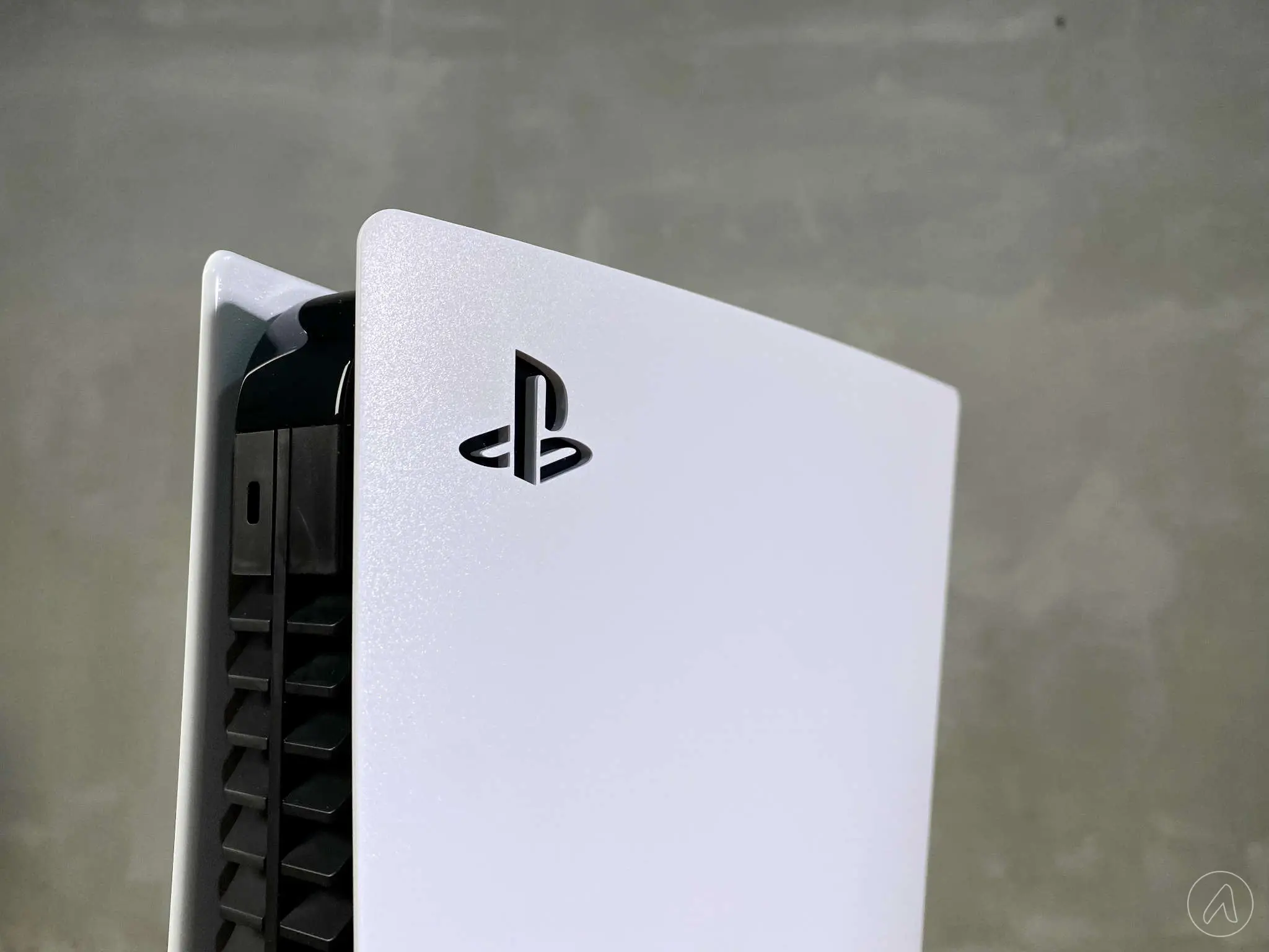 Logo ở phía trên PS5