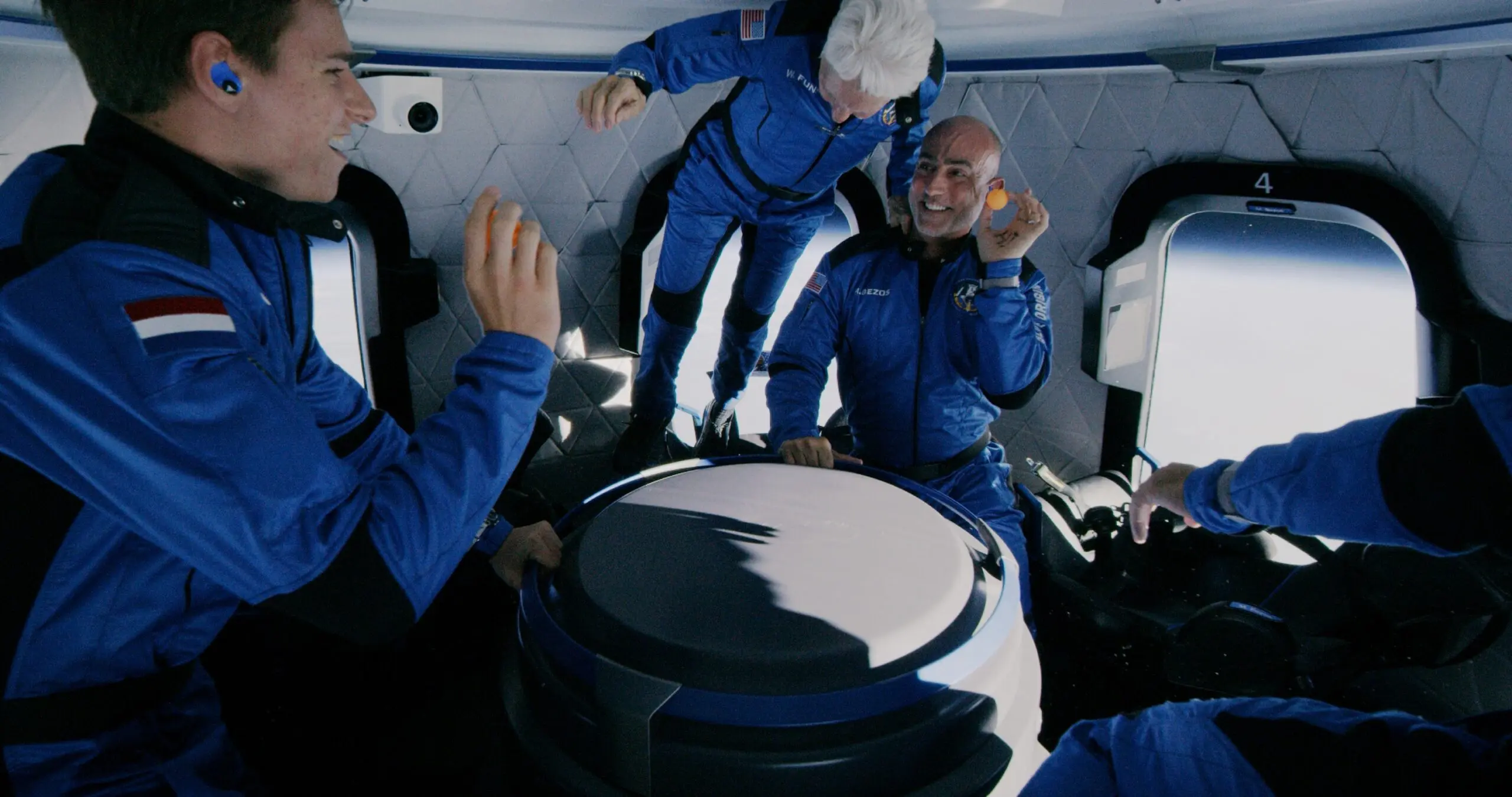 Blue Origin đã thành công trong lần đầu tiên đưa người vào không gian.