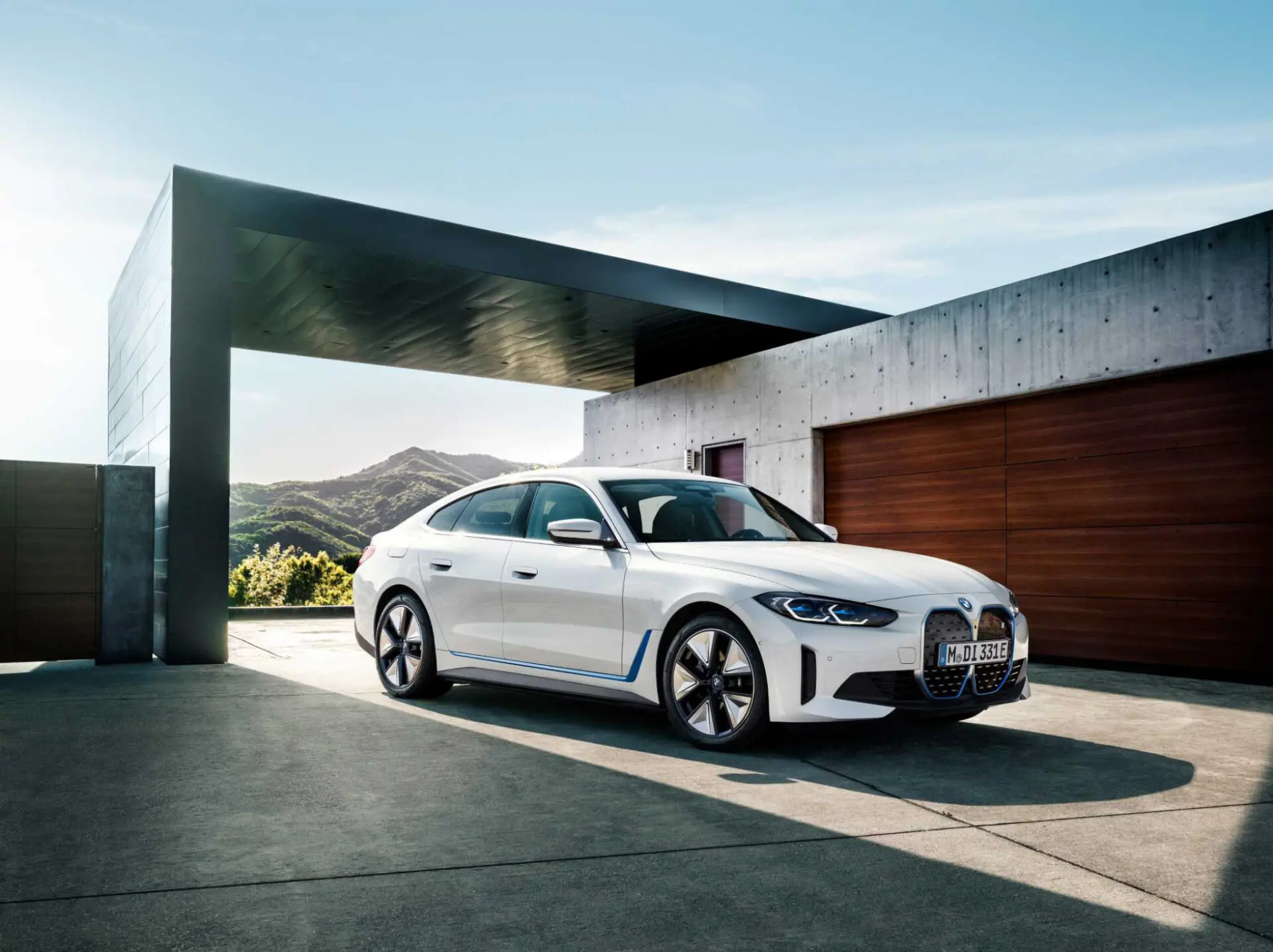 BMW i4 trình diễn Apple CarPlay trong đoạn video giới thiệu