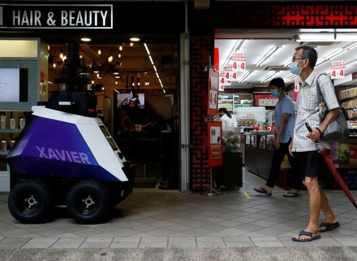 Singapore xavier robot patrol ontop.vn 1