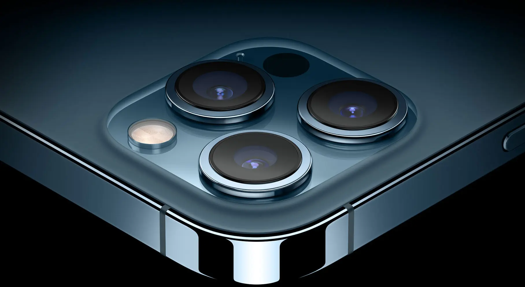 Hệ thống camera của iPhone 12 có hệ thống chống rung quang học OIS và tự động lấy nét AF.