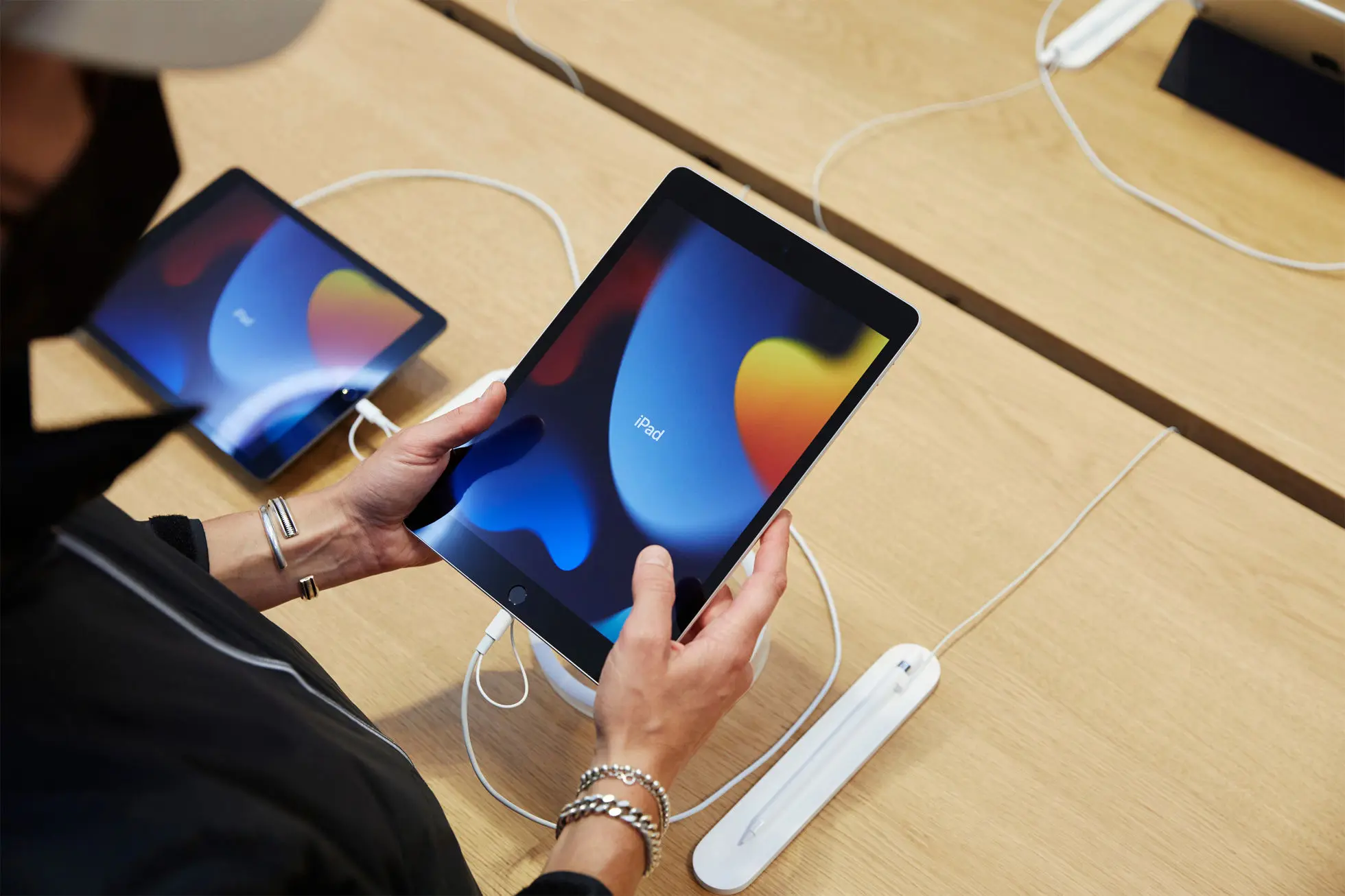 ontop.vn Apple iPhone iPad Availability 5th Ave ipad 9thgen 09242021