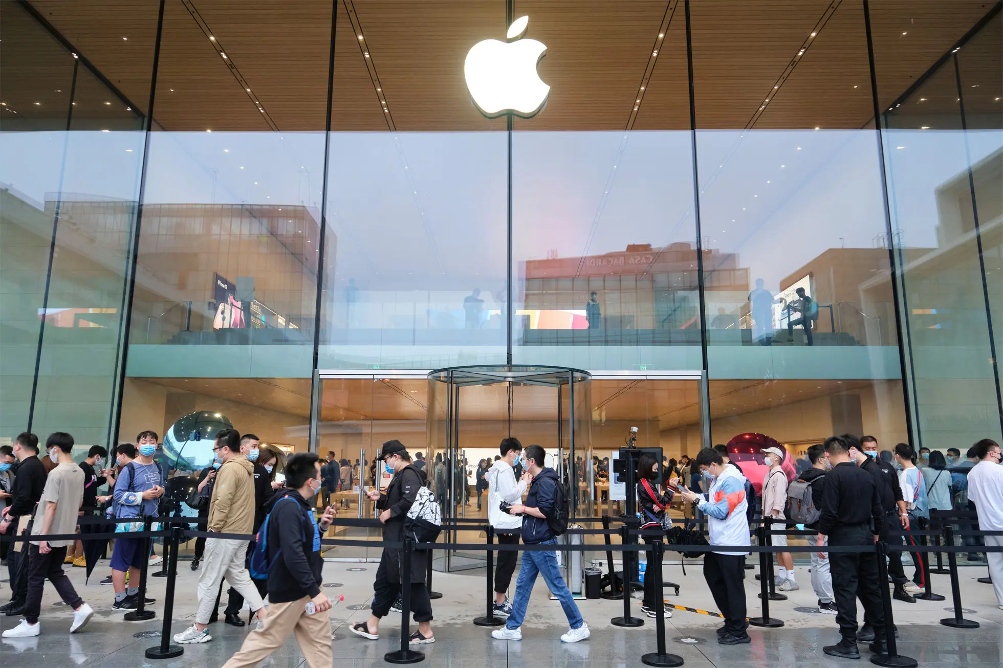 ontop.vn Apple iPhone iPad Availability Beijing Store Exterior 09242021