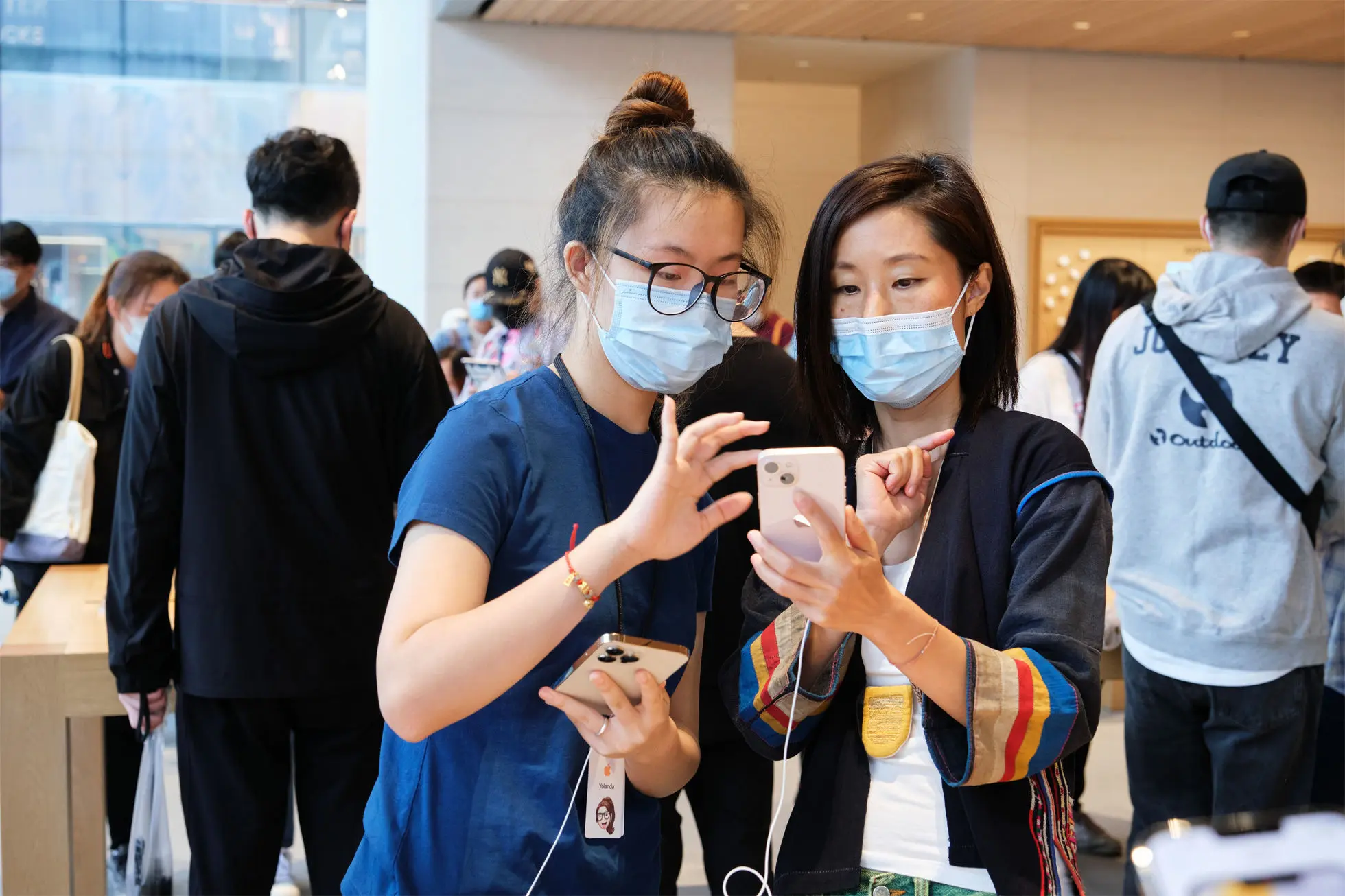 ontop.vn Apple iPhone iPad Availability Beijing Team Member And Customer 09242021