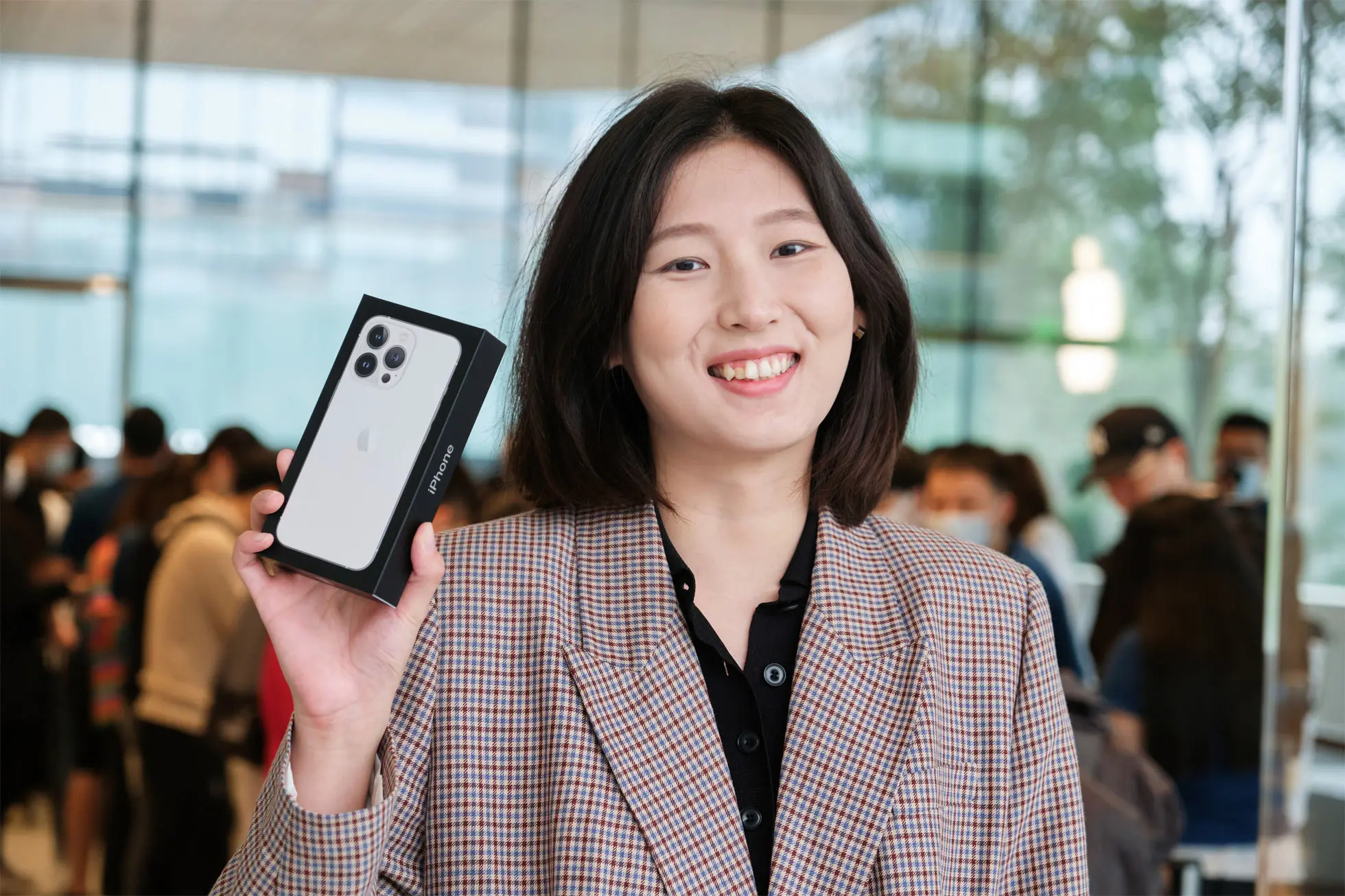 ontop.vn Apple iPhone iPad Availability Beijing Woman iPhone 13 Pro 09242021