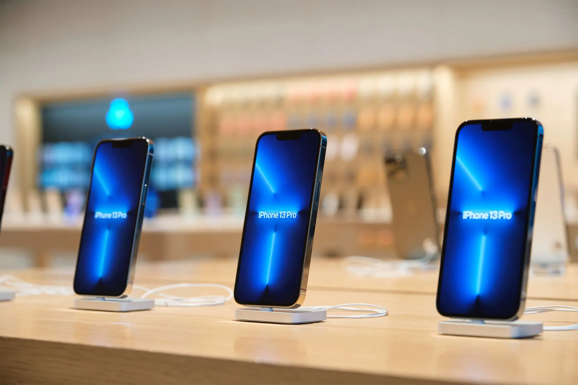 ontop.vn Apple iPhone iPad Availability Beijing iPhone 13 Pro Close up 09242021