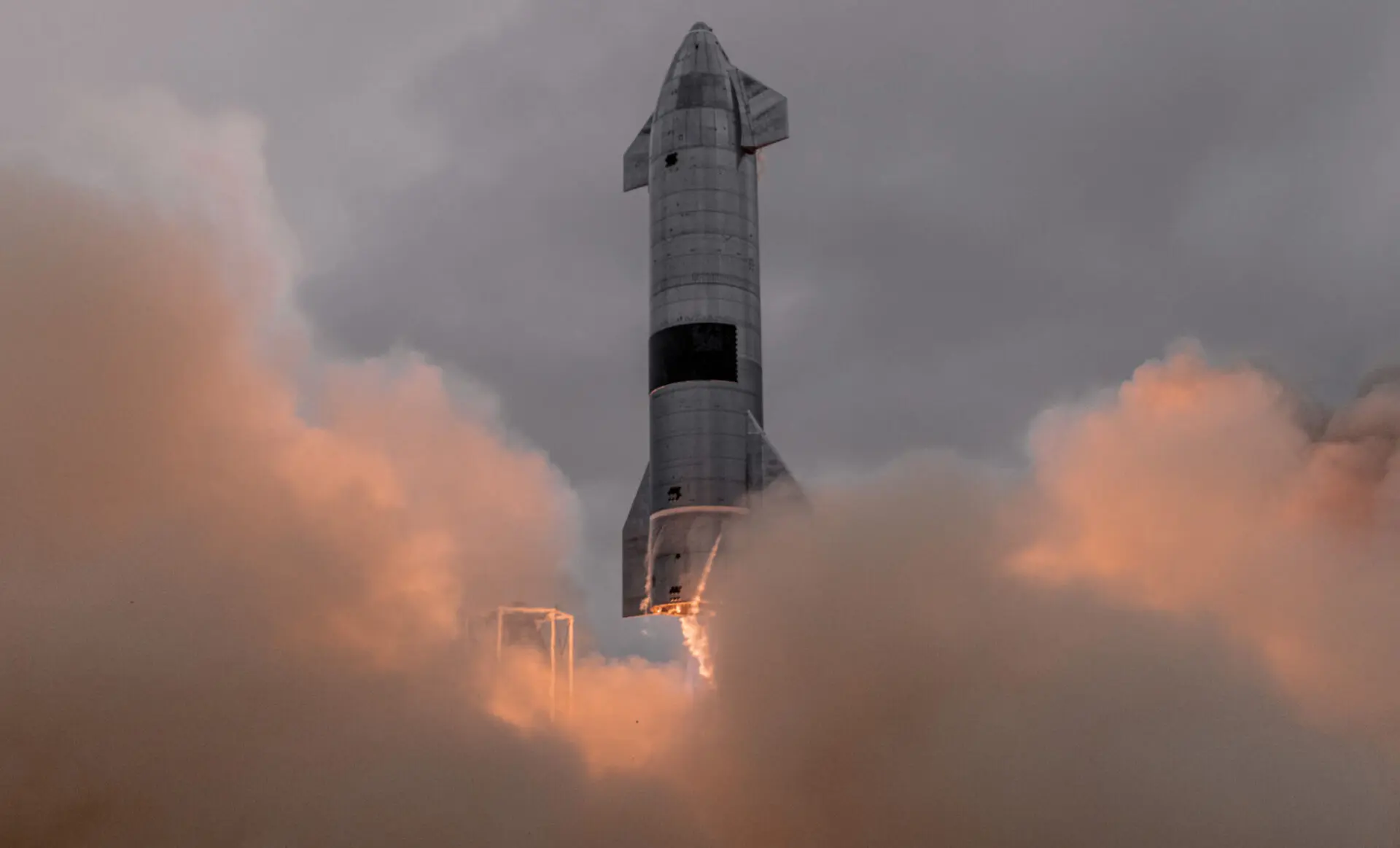 SpaceX hạ cánh thành công tàu vũ trụ SN15