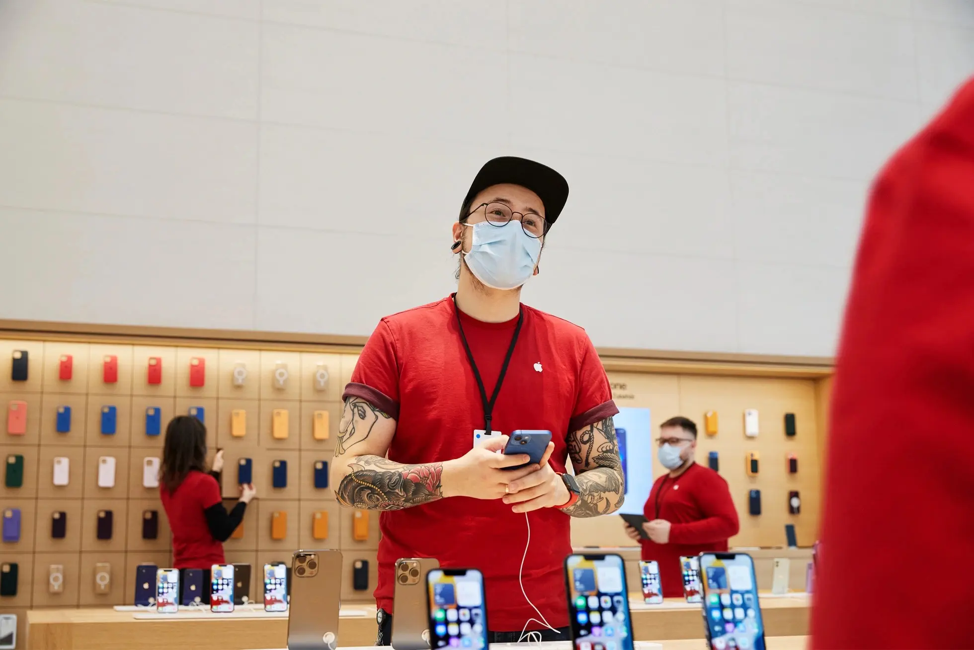 Hình ảnh bên trong cửa hàng Apple Store thứ hai tại Berlin