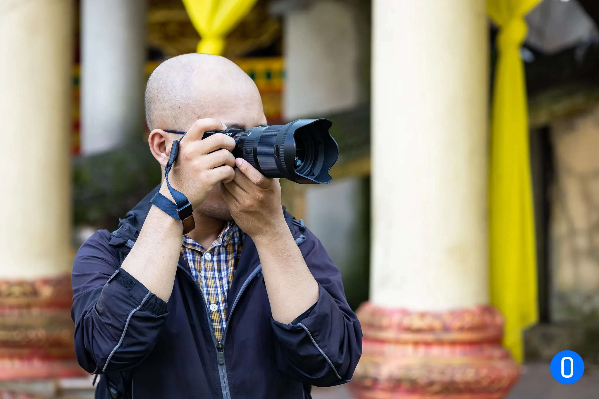 Hand on Sony a7C II Ontop.vn 08
