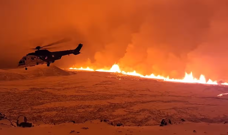 Hình ảnh núi lửa phun trào tại Reykjanes Iceland ONTOP12