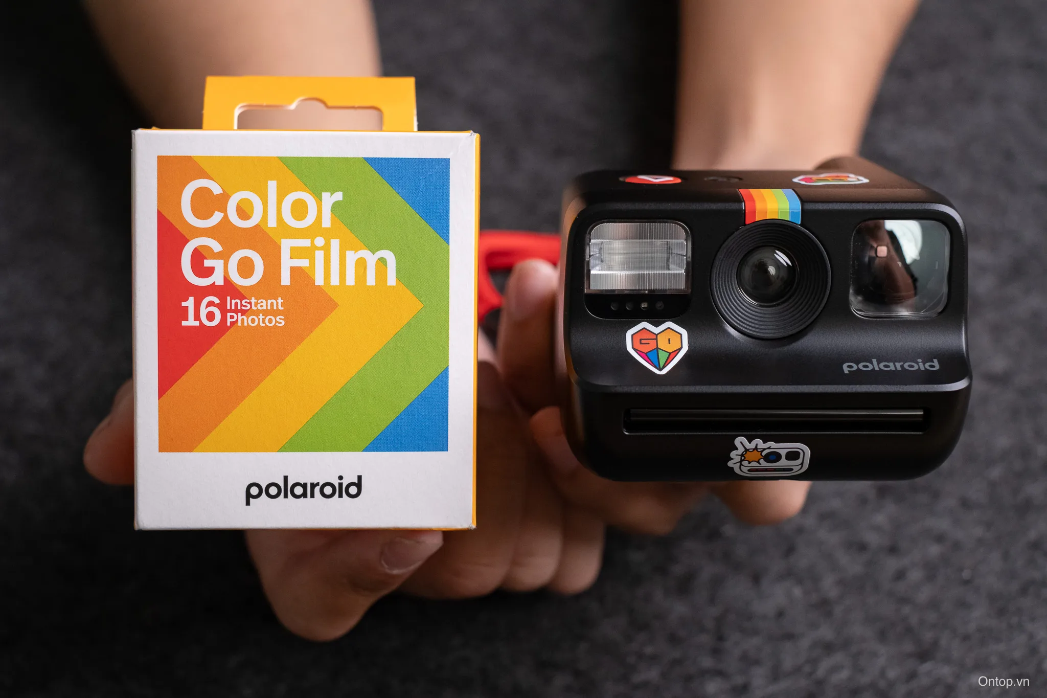 Hướng dẫn lắp film Polaroid Go Gen 2