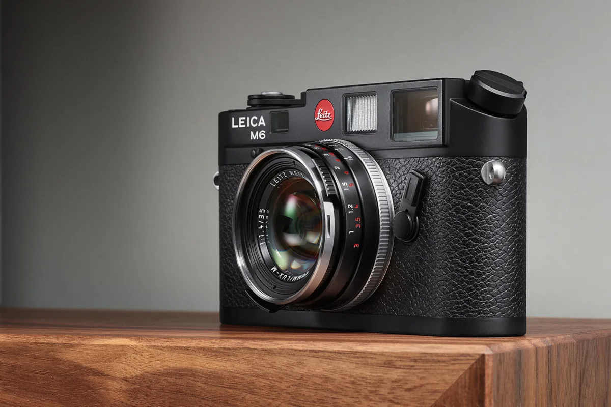 Leica Summilux M 35 f1.4 in black anodized limited edition lens 5.jpg