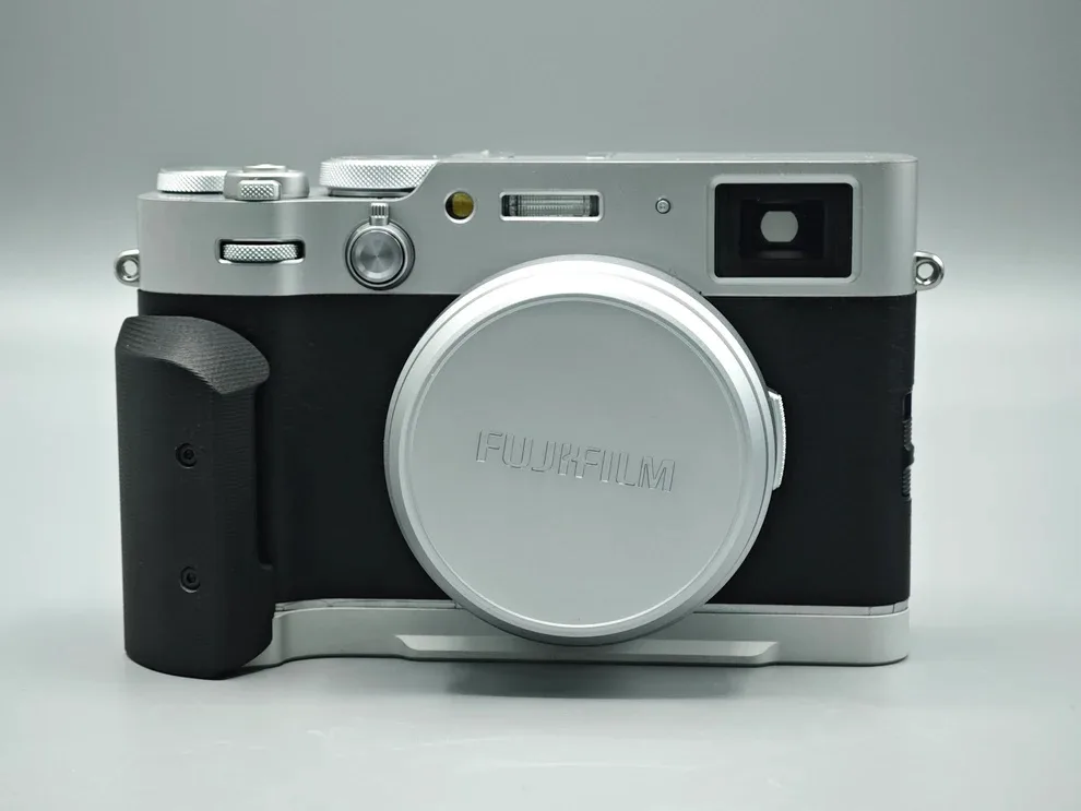 IDSworks grip for Fuji X100VI cameras 2