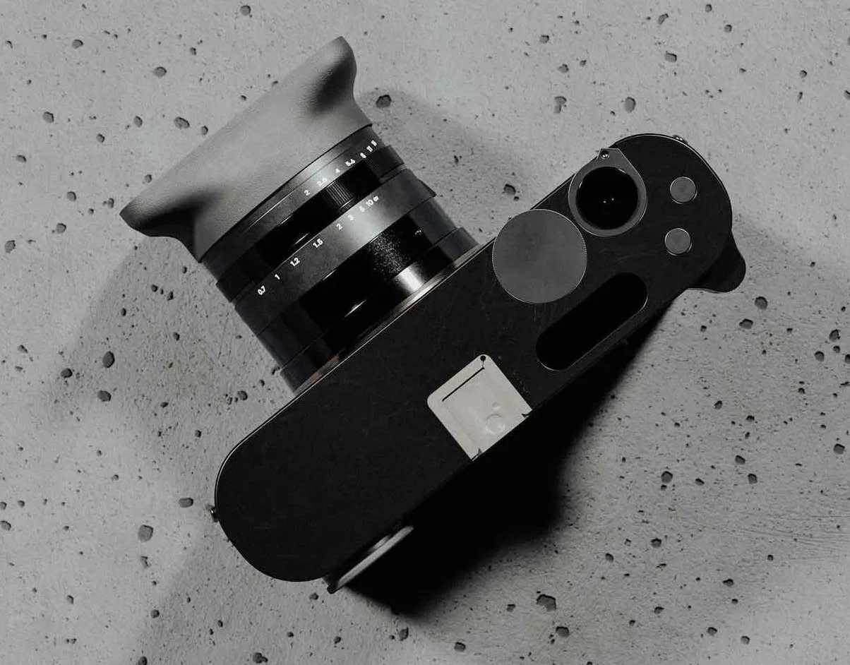 Leica V camera concept 2.jpeg