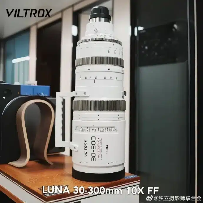 Viltrox ra mat ong kinh Viltrox Luna 30 300mm 10x FF2